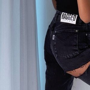 Ragged Butt Cut Jeans